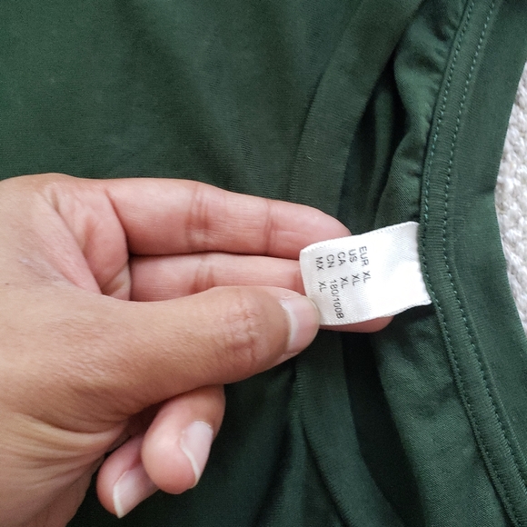 T shirt Size XL - Picture 3 of 3